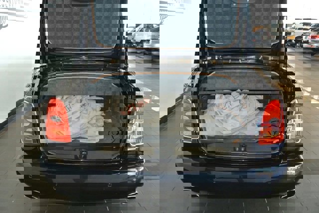 Used 2007 Bentley Azure image 16