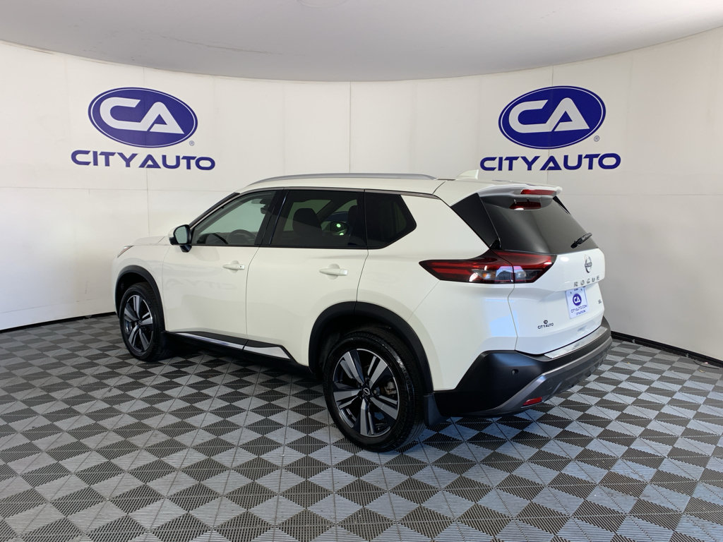 Used 2023 Nissan Rogue SL FWD image 5