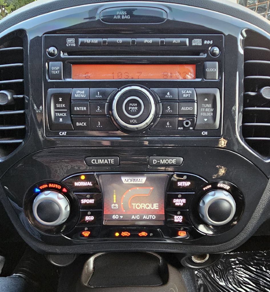 Used 2011 Nissan Juke SV FWD image 20
