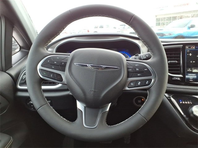 New 2026 Chrysler Pacifica Select image 18