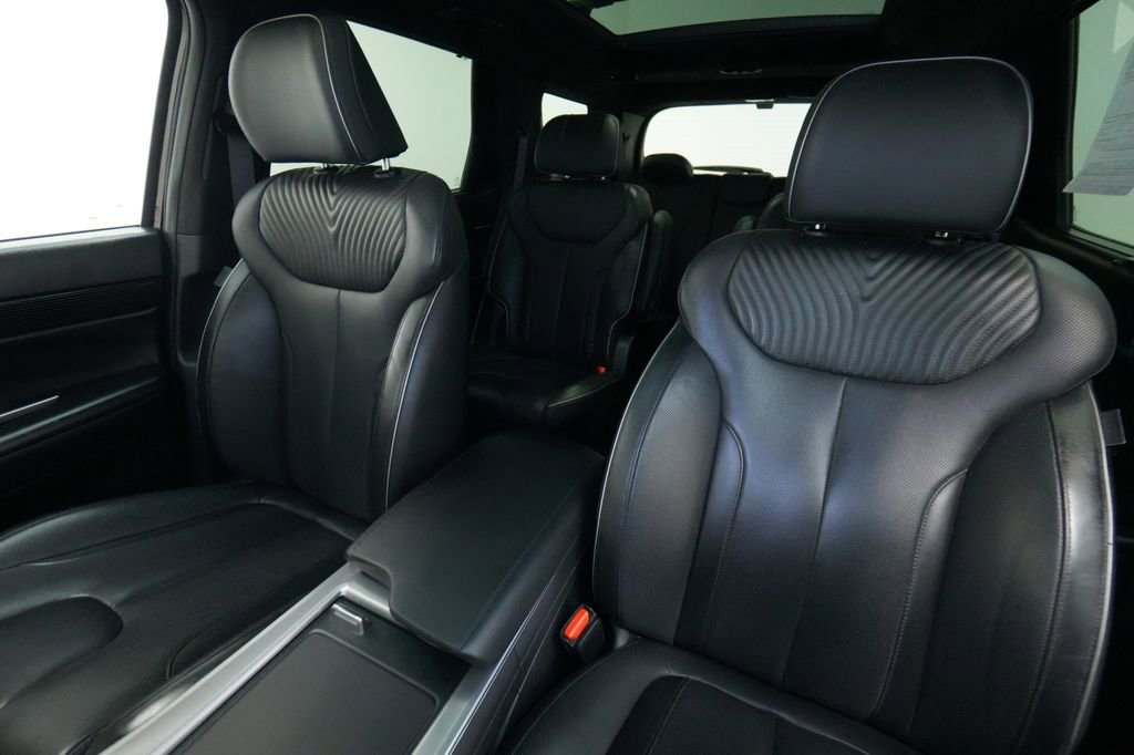 Used 2024 Hyundai Palisade Calligraphy image 13