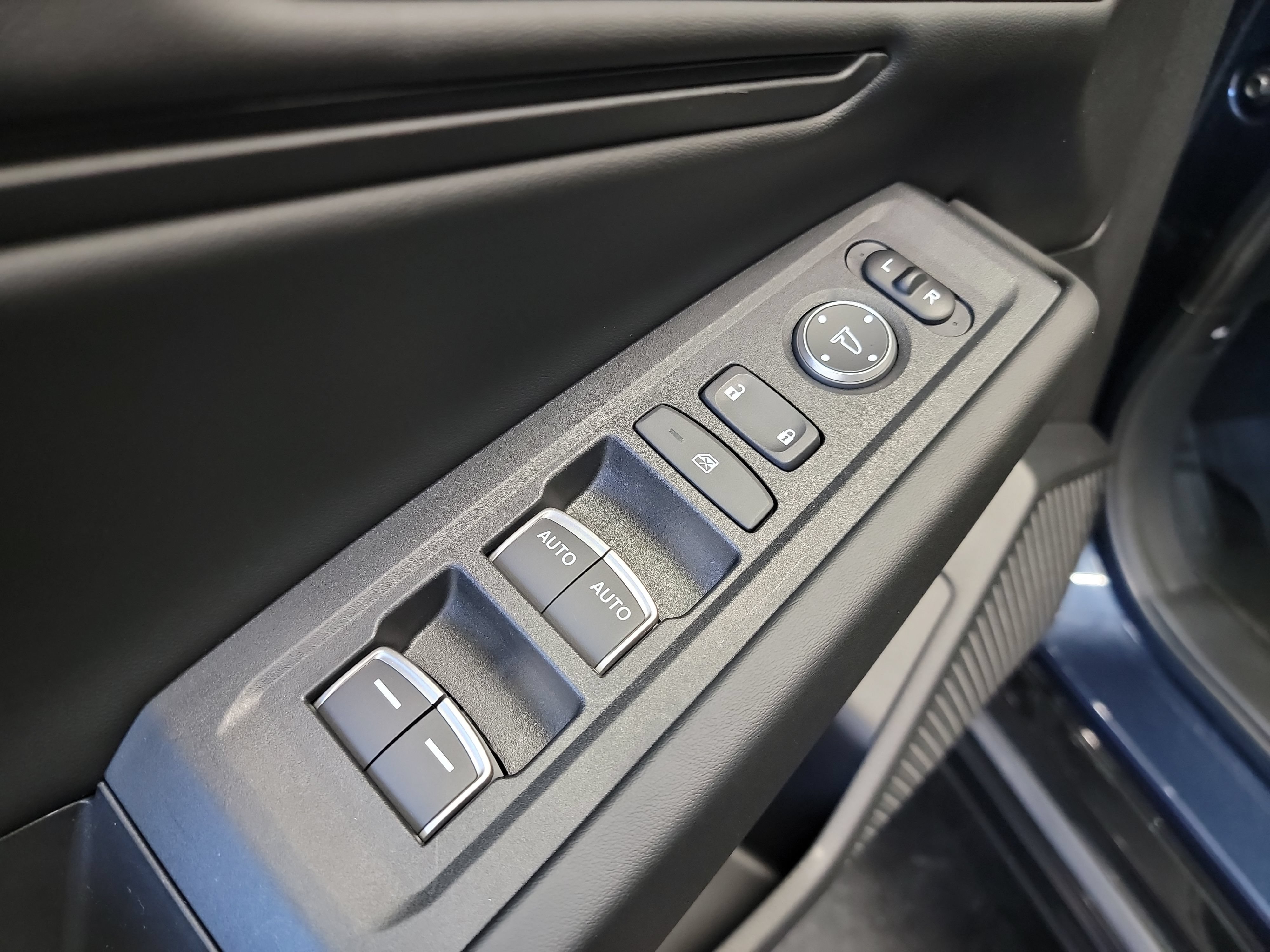 Used 2025 Honda Accord EX-L image 14