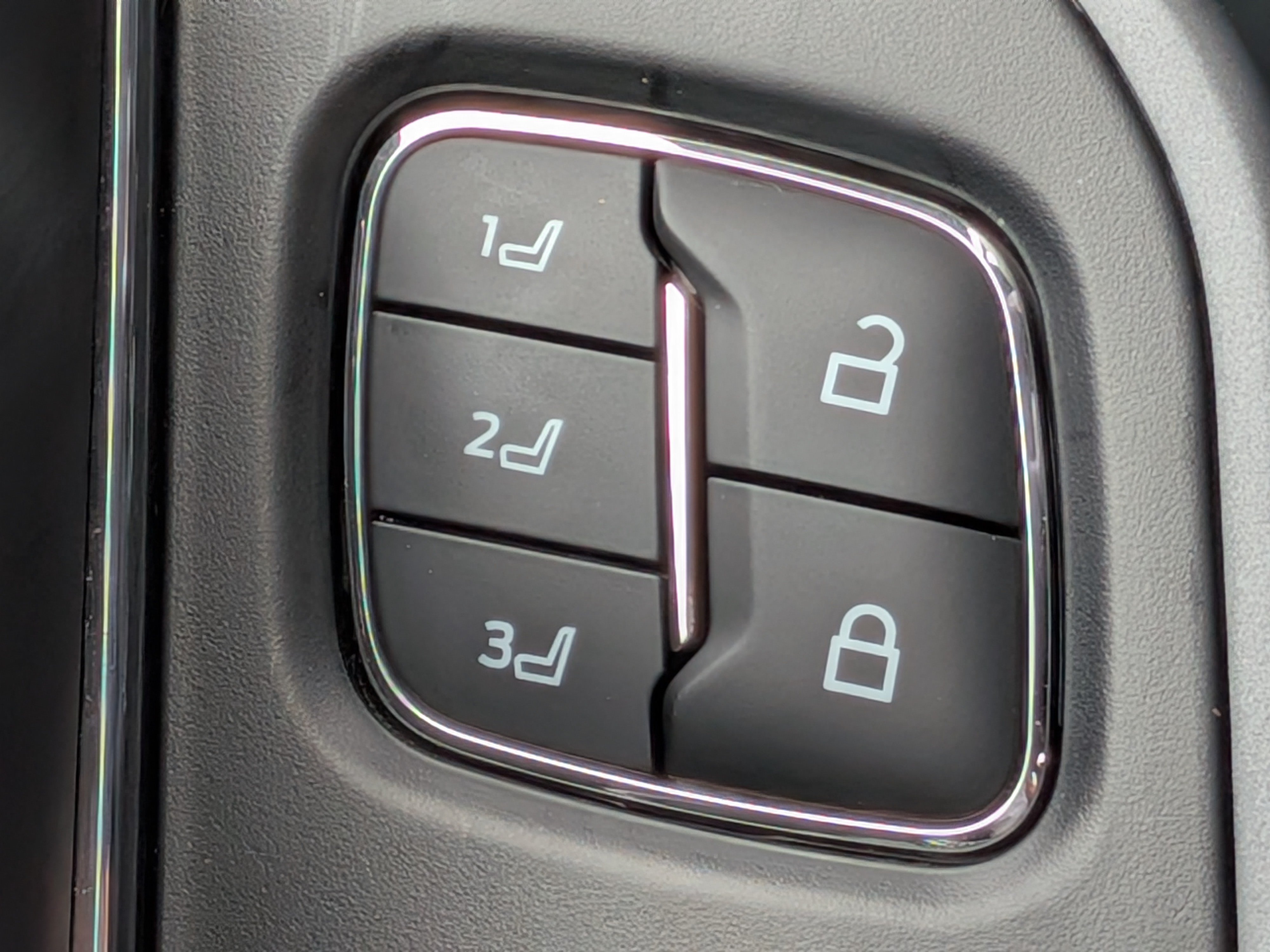 Used 2024 Ford F150 Lariat AWD/4WD image 23