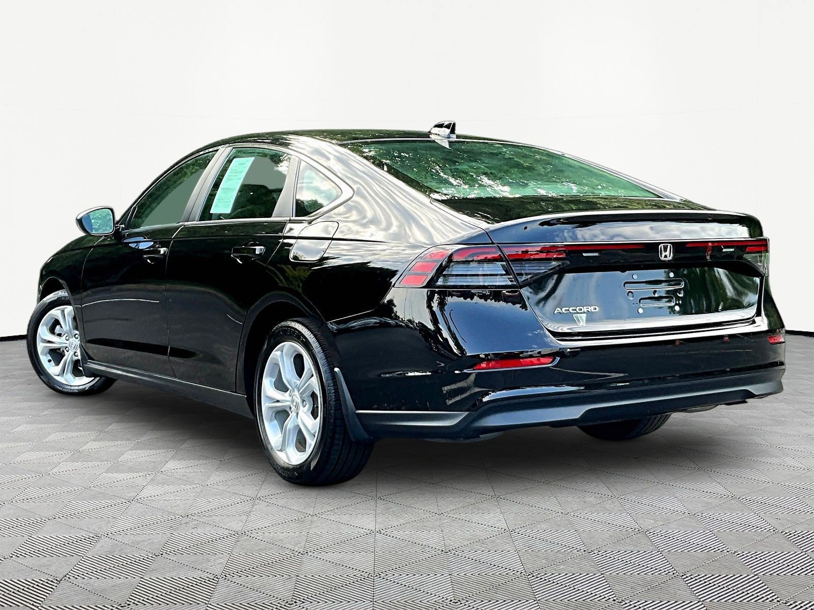 Used 2024 Honda Accord LX image 4