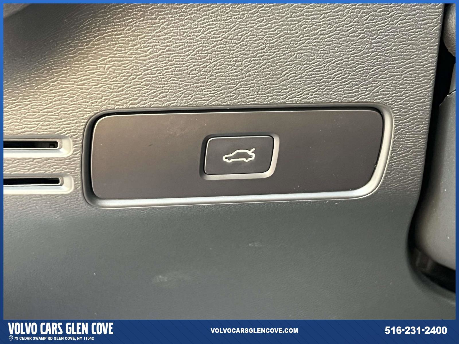 Used 2026 Volvo XC40 B5 Ultra w/ Climate Package image 20