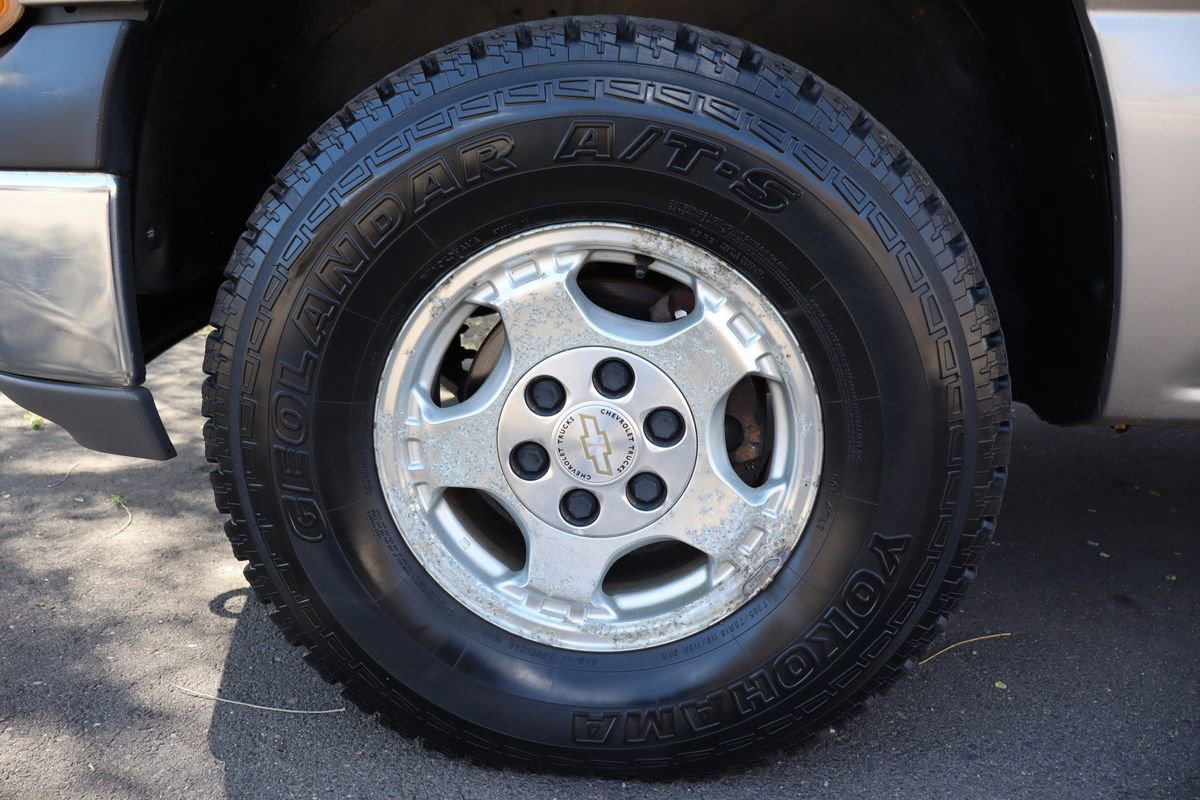 Used 2002 Chevrolet Silverado 1500 LS w/ Heavy Duty Suspension Pkg AWD/4WD image 37