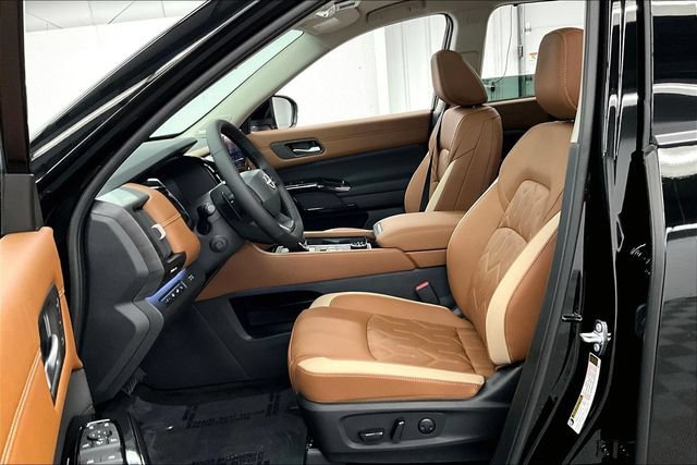 New 2026 Nissan Pathfinder Platinum w/ Lighting Package AWD/4WD image 10