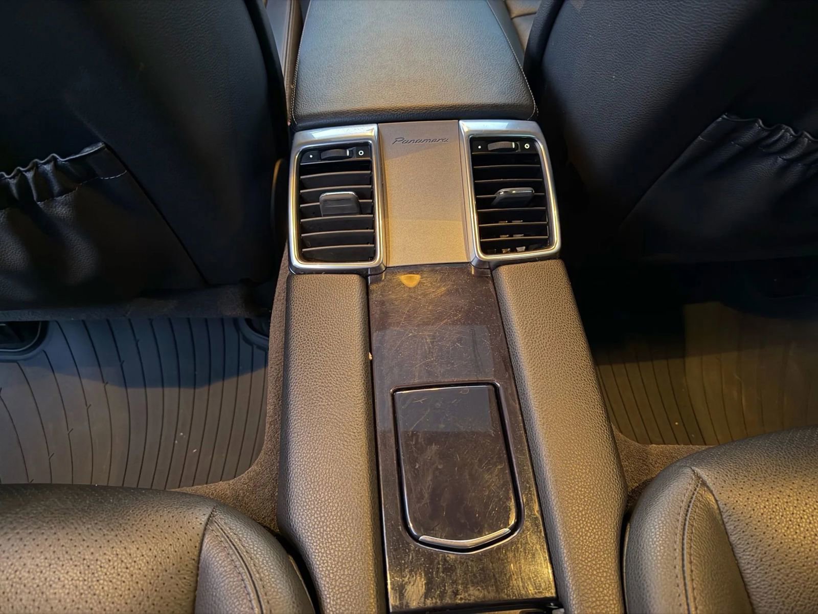 Used 2015 Porsche Panamera 4 AWD/4WD image 31