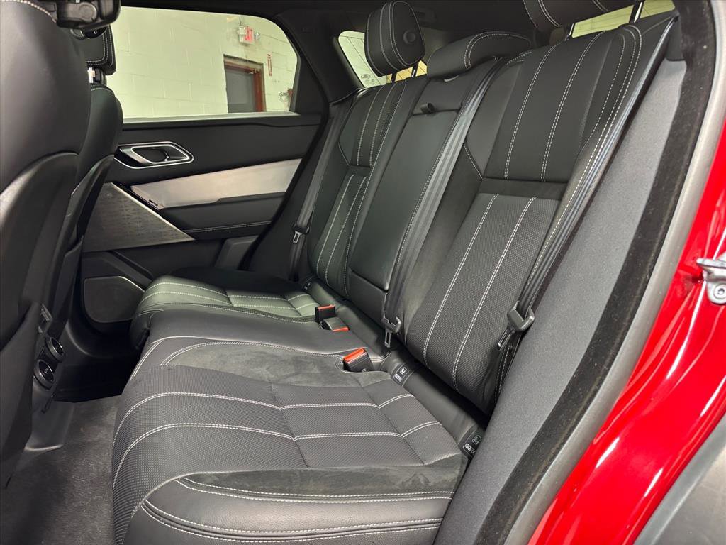 Used 2019 Land Rover Range Rover Velar R-Dynamic SE image 28