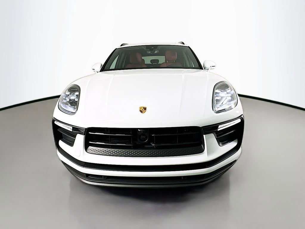 Certified 2026 Porsche Macan AWD/4WD image 6