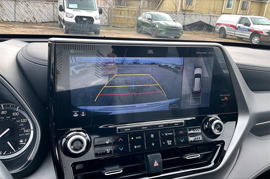 Used 2021 Toyota Highlander Platinum image 21