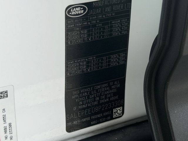 Used 2023 Land Rover Defender 130 SE AWD/4WD image 32