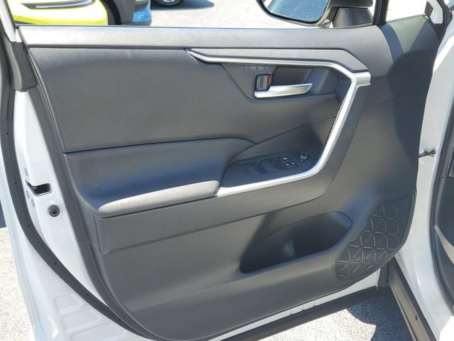 Used 2019 Toyota RAV4 XLE w/ Convenience Package AWD/4WD image 10