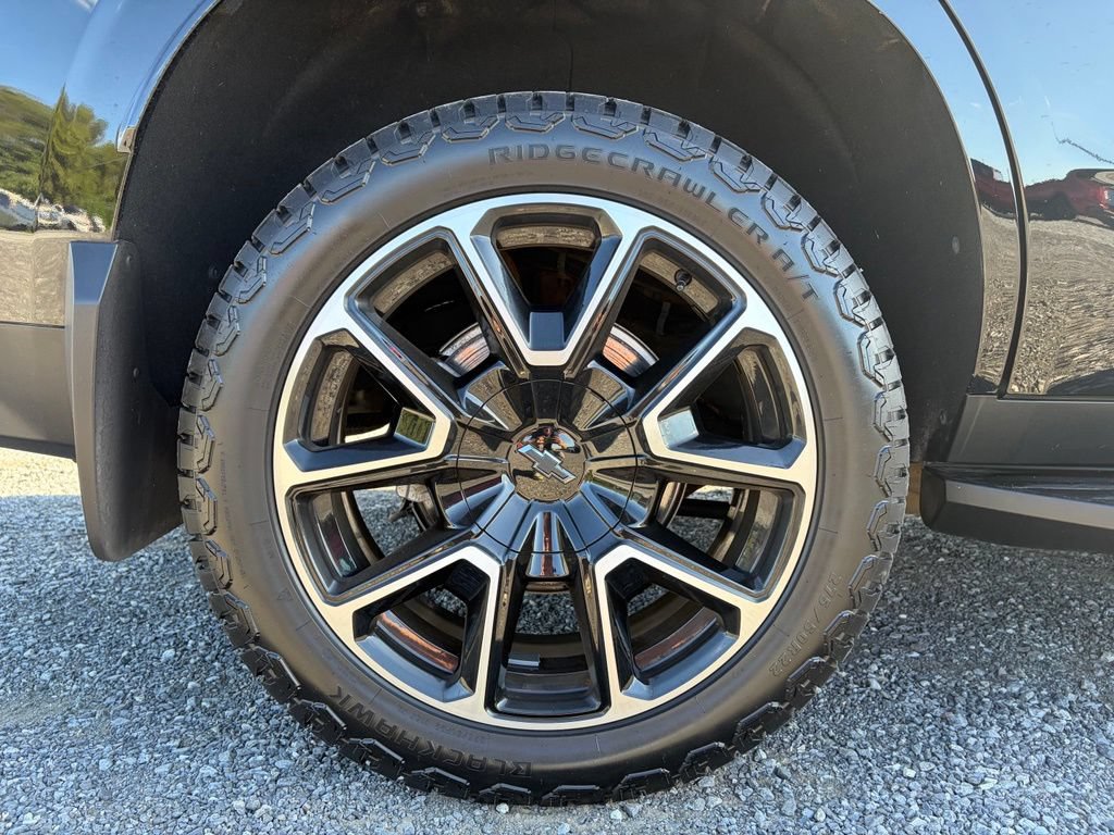Used 2024 Chevrolet Tahoe RST w/ Luxury Package AWD/4WD image 23