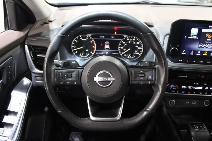 Used 2023 Nissan Rogue SL w/ SL Premium Package image 31