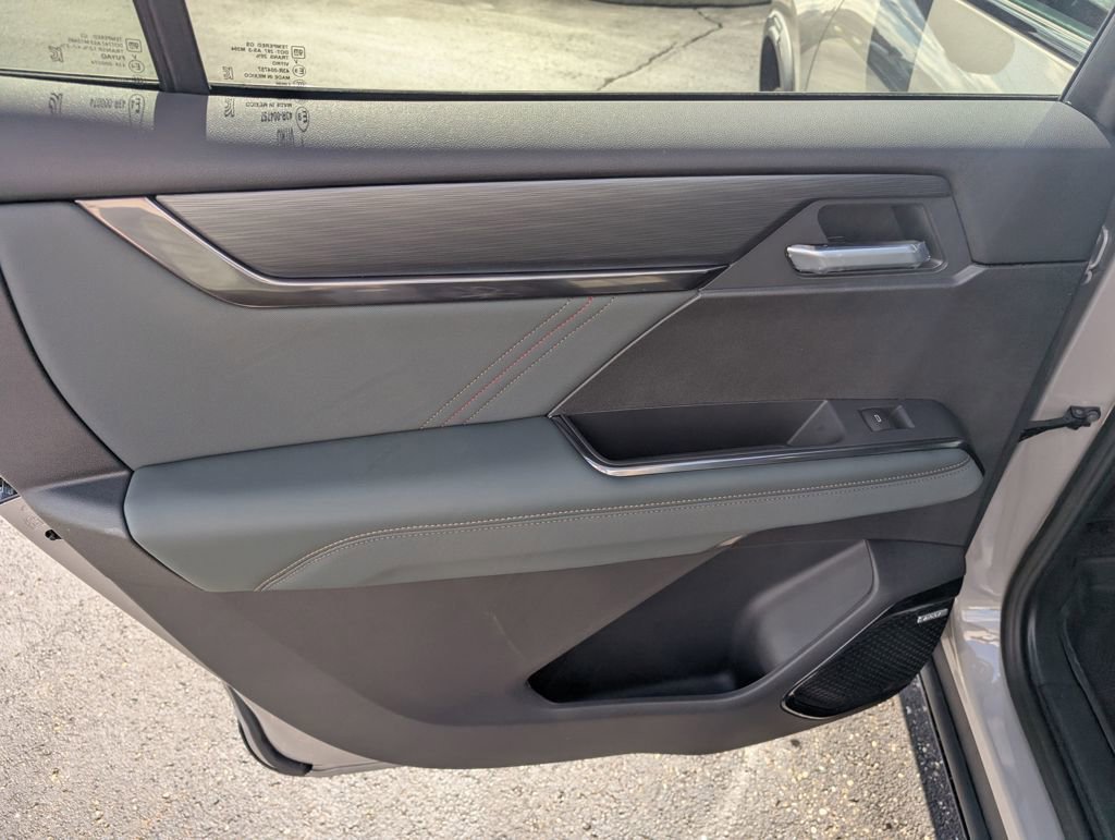 New 2026 GMC Acadia AT4 w/ Luxury Package image 10