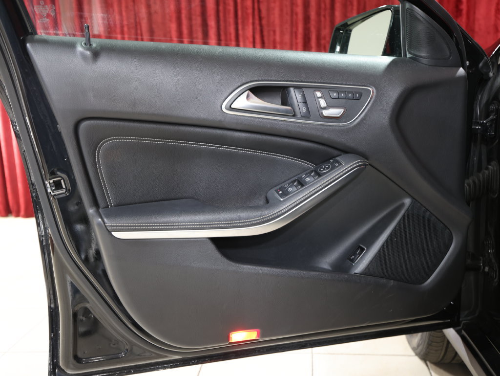 Used 2019 Mercedes-Benz GLA 250 4MATIC image 10