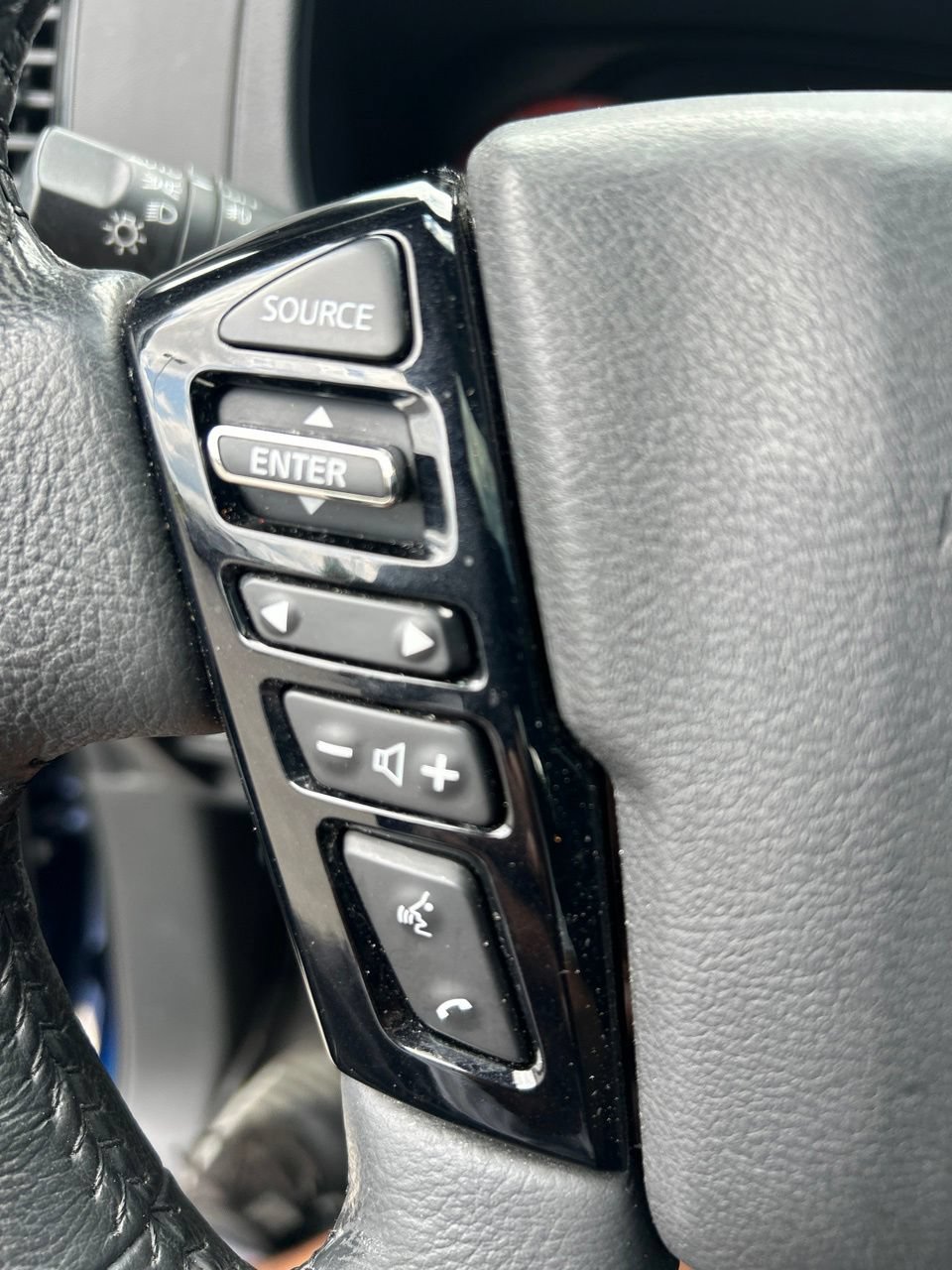 Used 2022 Nissan Frontier PRO-4X w/ Pro-4X Premium Package AWD/4WD image 19