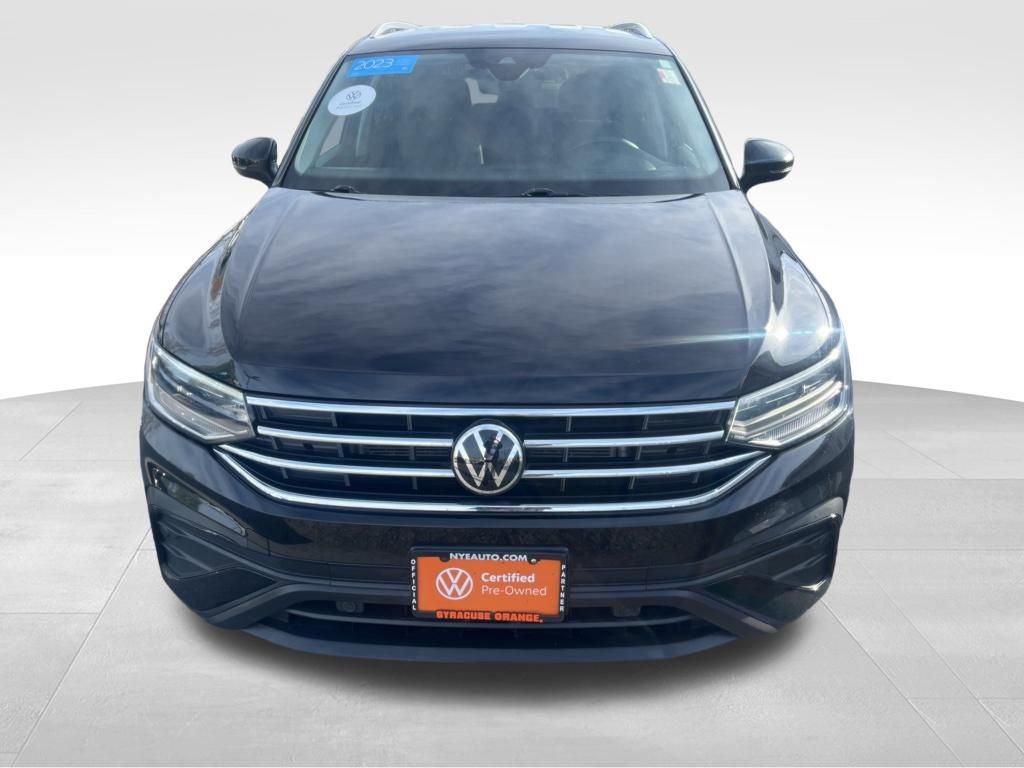 Used 2023 Volkswagen Tiguan SE FWD image 2