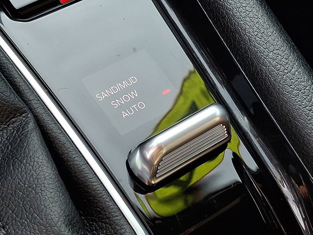 Used 2024 Jeep Compass Latitude w/ Sun and Sound Group image 24