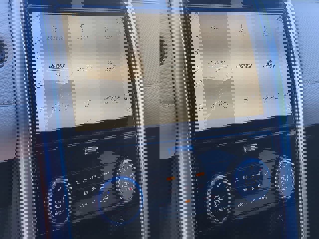 Used 2023 Land Rover Discovery S R-Dynamic image 28