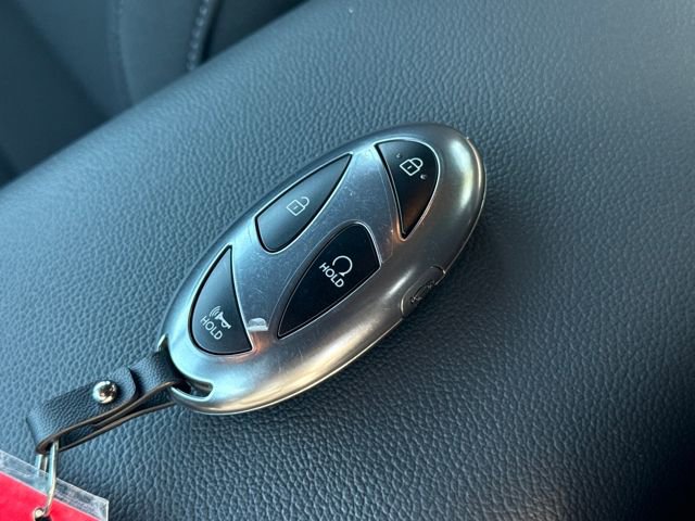 Certified 2025 Hyundai Elantra Sport image 29