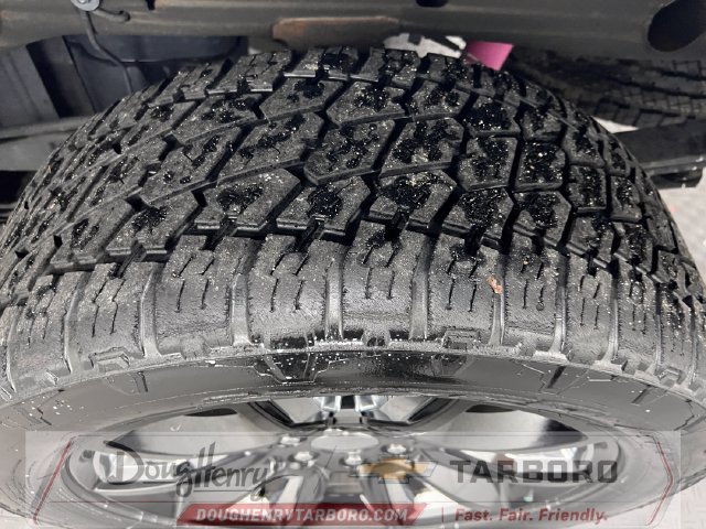 Used 2018 Chevrolet Silverado 1500 LT w/ All Star Edition AWD/4WD image 22