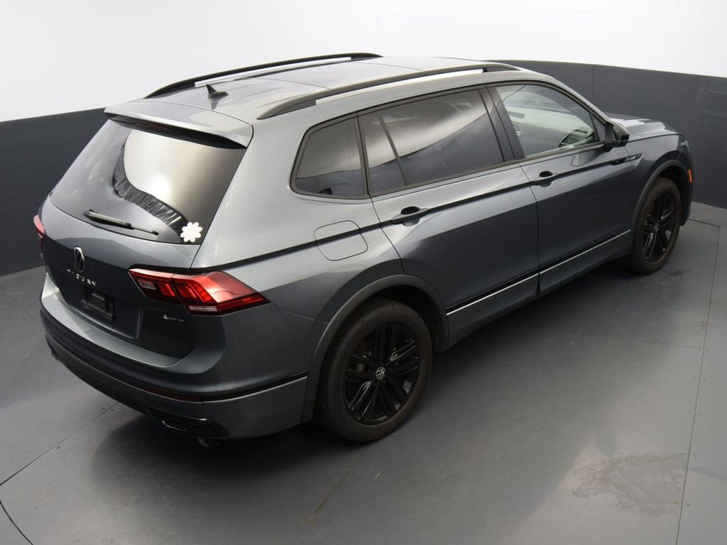Certified 2022 Volkswagen Tiguan SE R-Line image 47