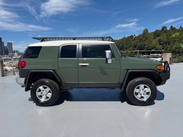 Used 2010 Toyota FJ Cruiser 4WD w/ Convenience Pkg image 2