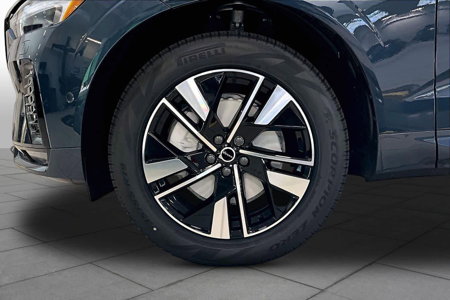 New 2026 Volvo XC60 B5 Plus w/ Protection Package Premier AWD/4WD image 16