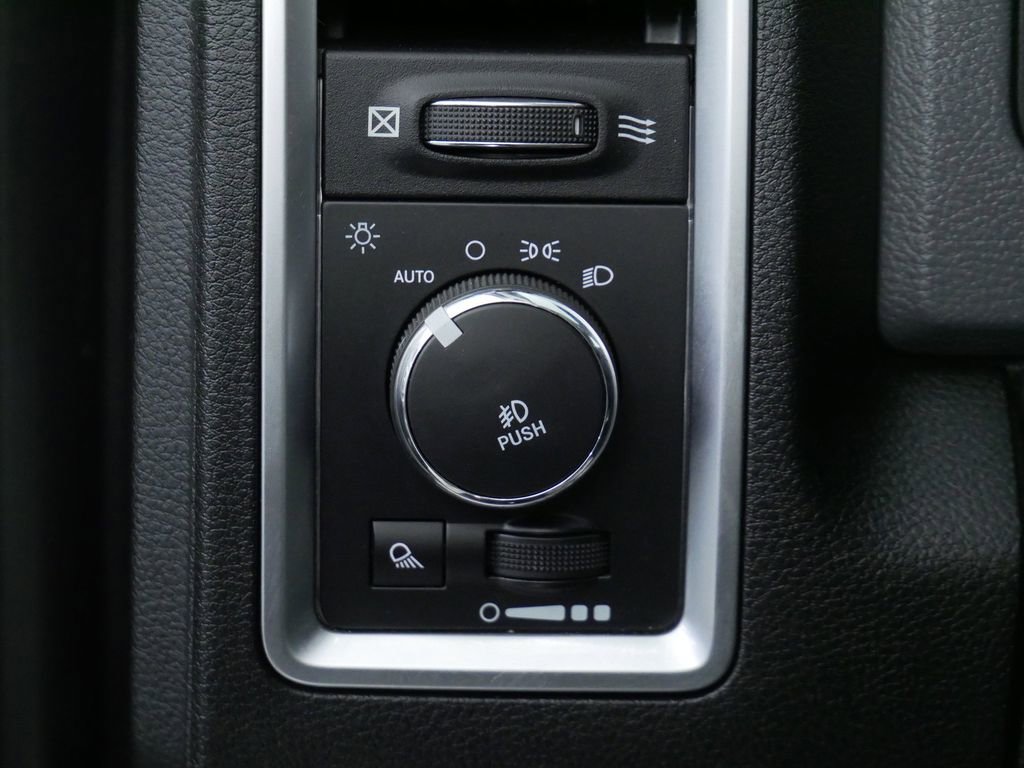 Used 2016 RAM 1500 Big Horn image 24