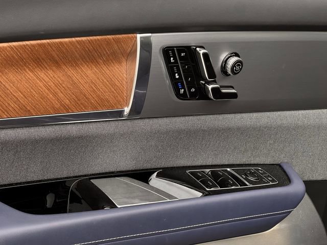 New 2026 Cadillac Vistiq Premium Luxury AWD/4WD image 19