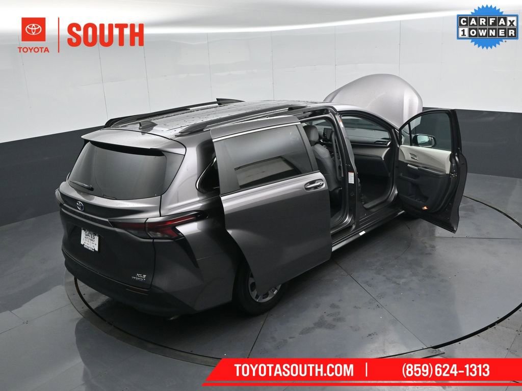 Used 2023 Toyota Sienna XLE image 60