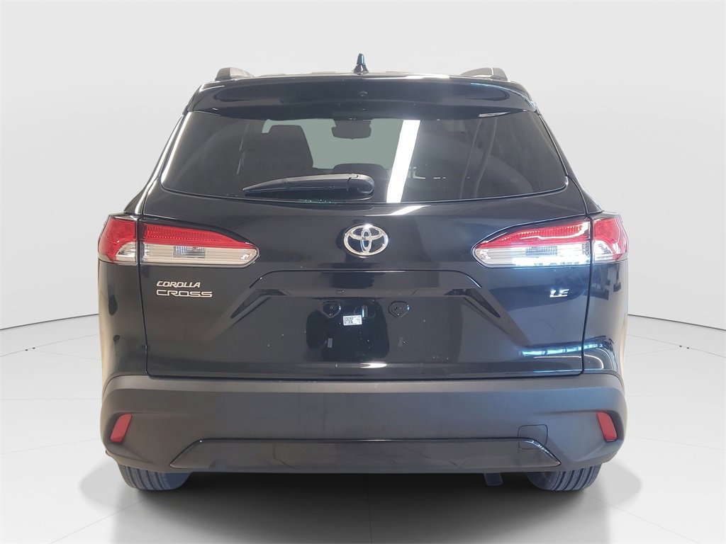 Used 2024 Toyota Corolla Cross LE image 6