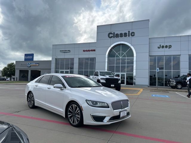 Used 2019 Lincoln MKZ Reserve FWD image 1