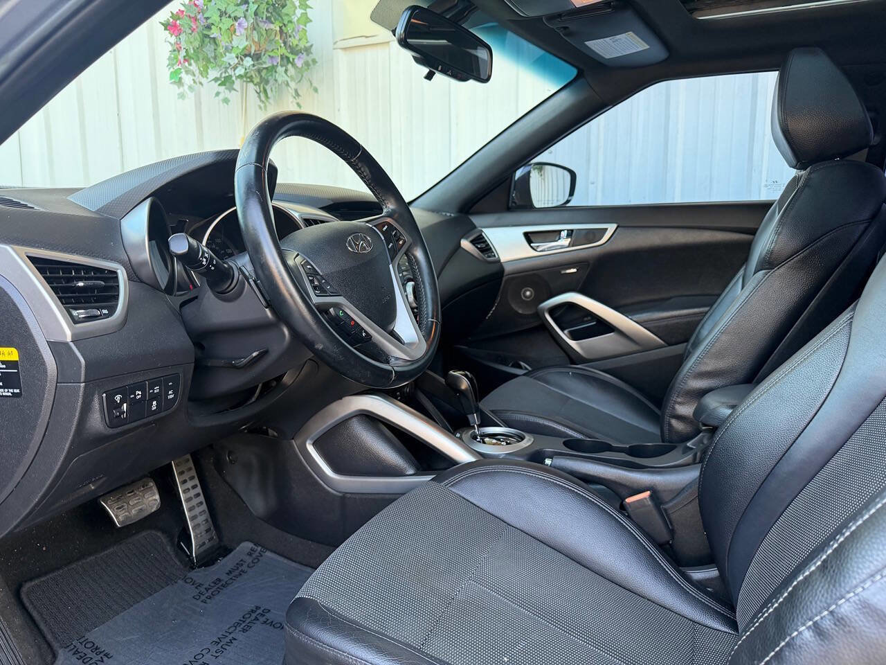 Used 2016 Hyundai Veloster w/ Option Group 03 FWD image 11