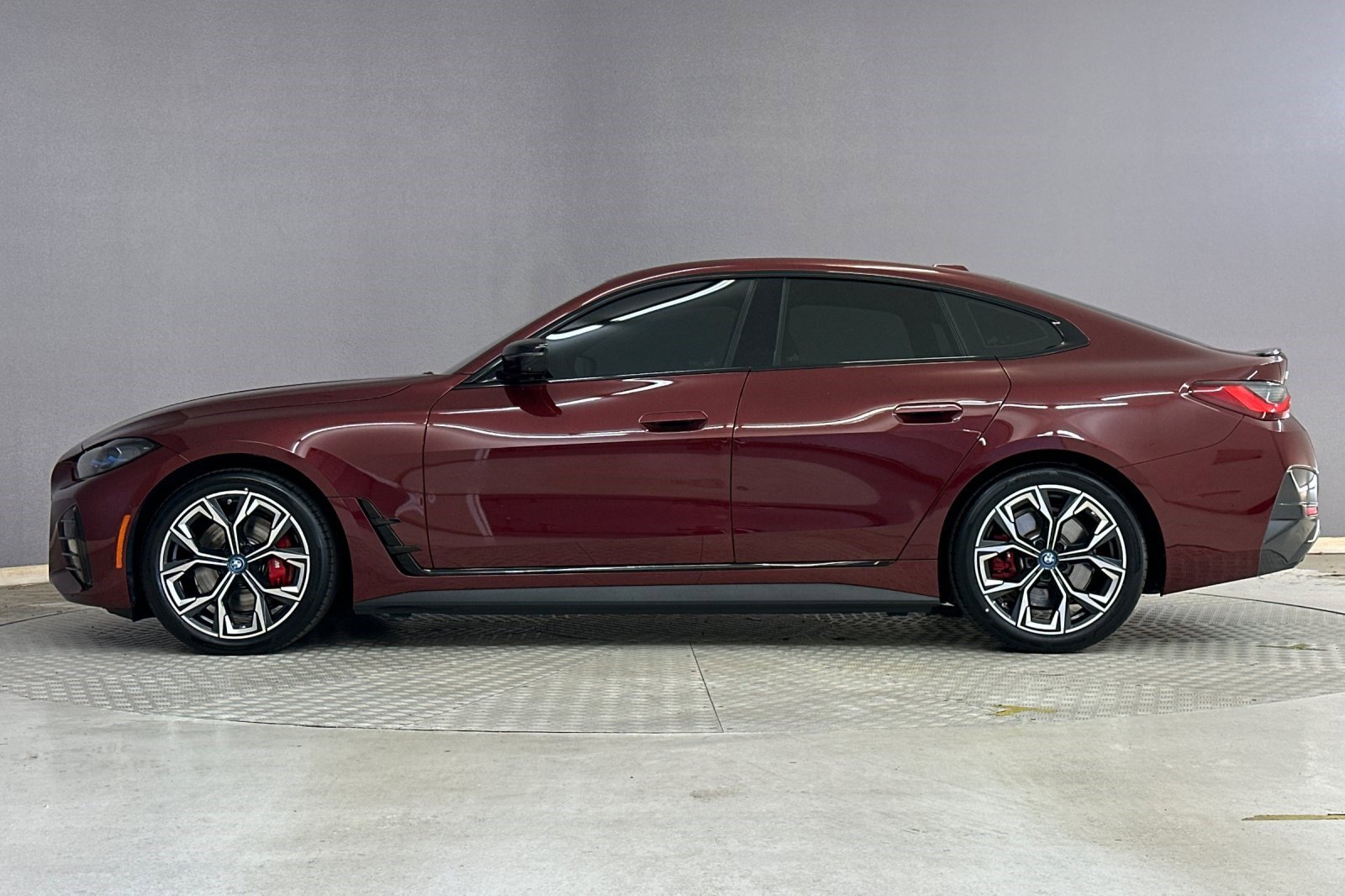 Certified 2024 BMW i4 eDrive35 w/ M Sport Package image 2