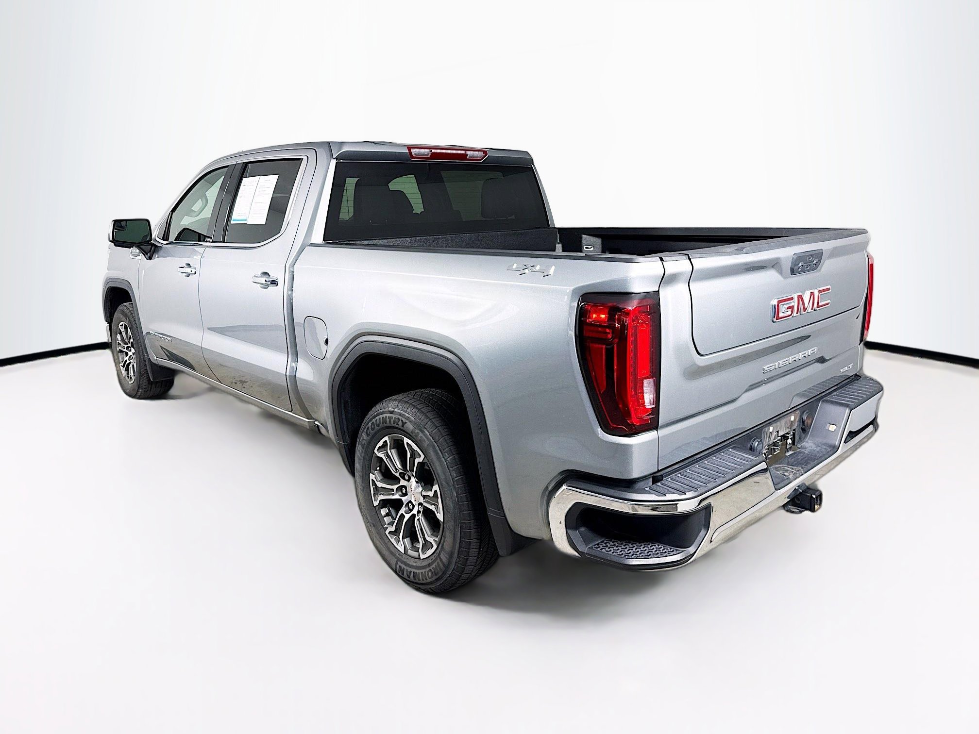 Used 2025 GMC Sierra 1500 SLT image 30