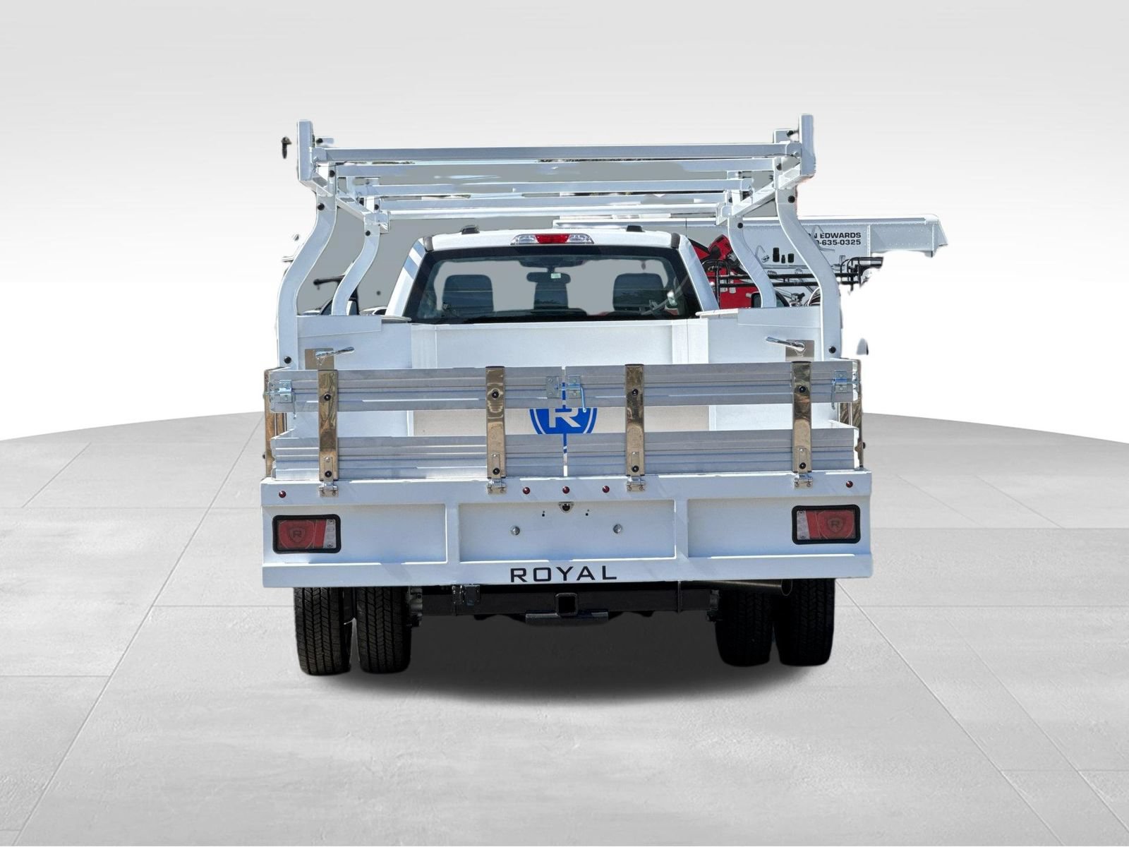 Used 2024 Ford F550 Luxury RWD image 4