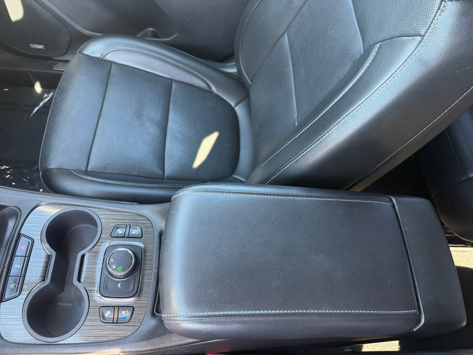 Used 2023 GMC Acadia SLT w/ Elevation Edition FWD image 14