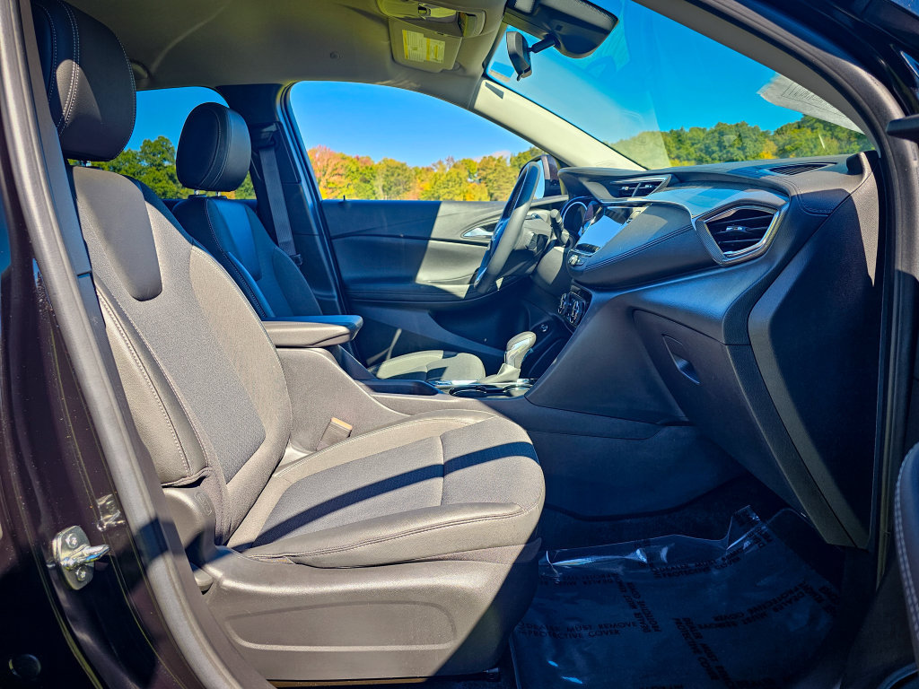 Used 2023 Buick Encore GX Select w/ Sport Touring Package AWD/4WD image 39