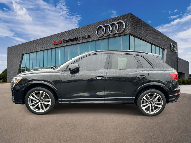 Used 2022 Audi Q3 2.0T Premium Plus w/ Premium Plus Package AWD/4WD image 2