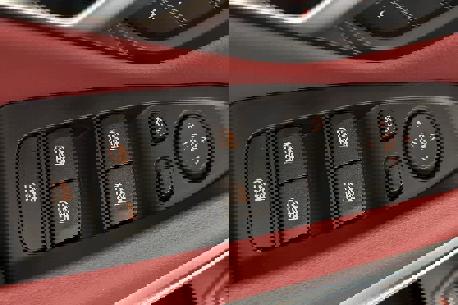 Used 2025 BMW 330i Sedan w/ Premium Package image 13