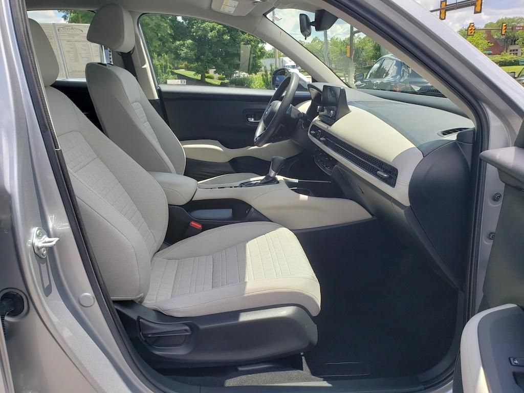 Used 2023 Honda HR-V LX image 17