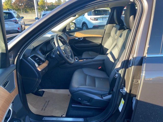 Used 2025 Volvo XC90 B5 Plus image 14
