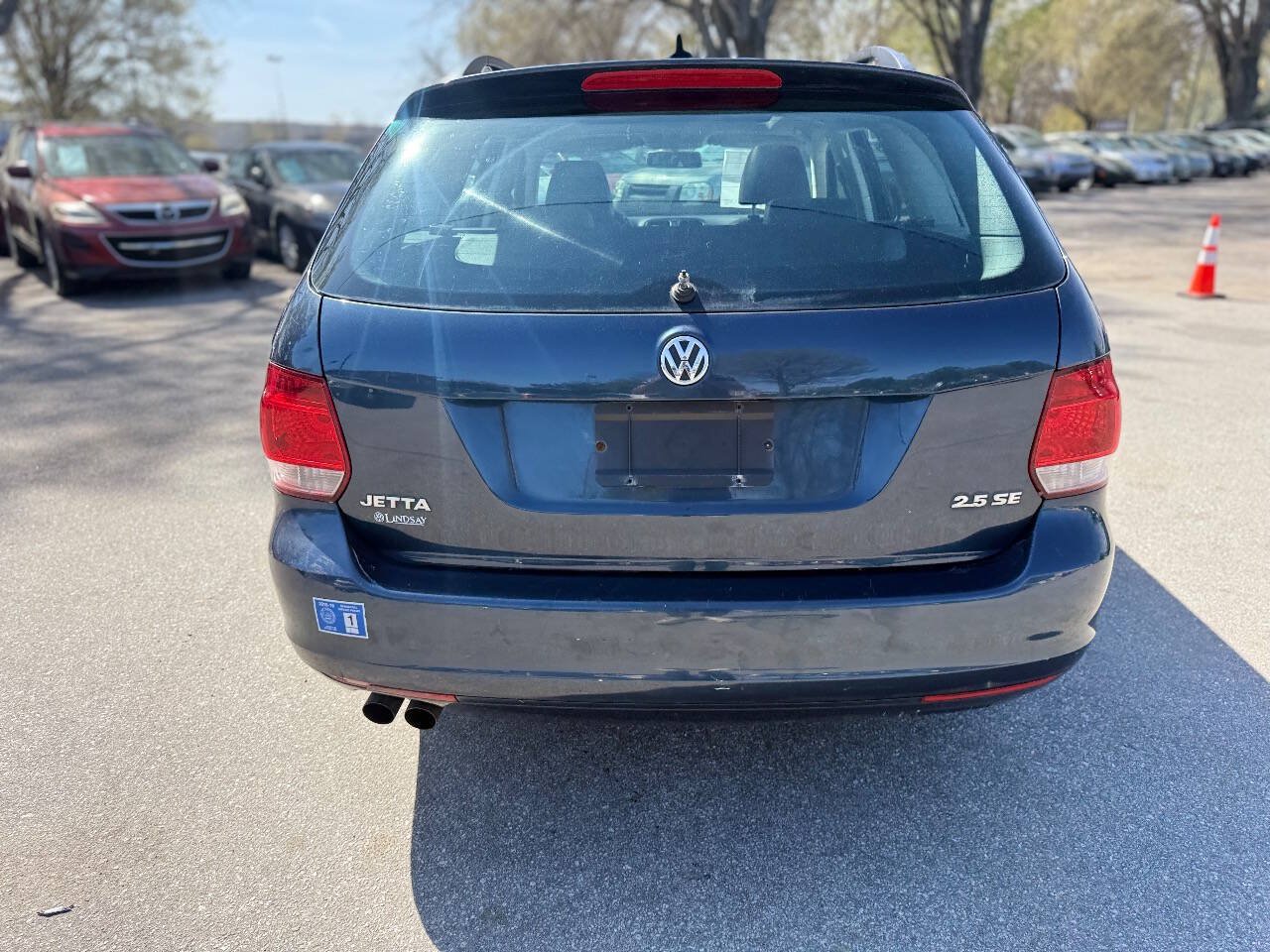 Used 2010 Volkswagen Jetta SE FWD image 6