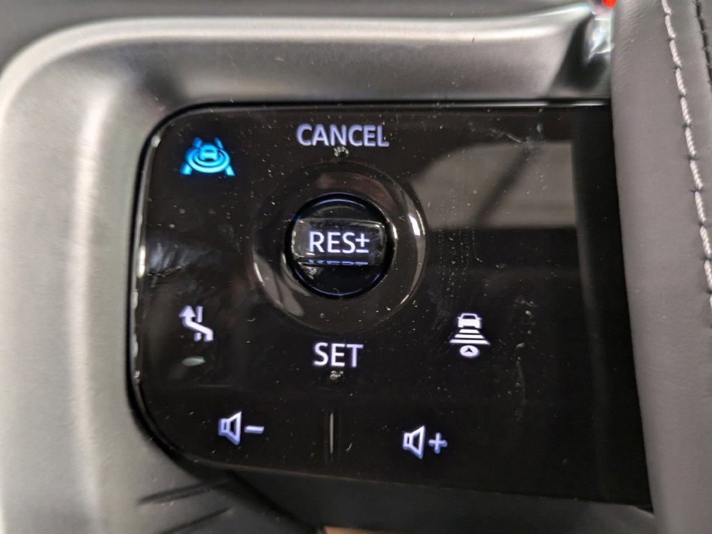Used 2025 INFINITI QX80 Sensory AWD/4WD image 15