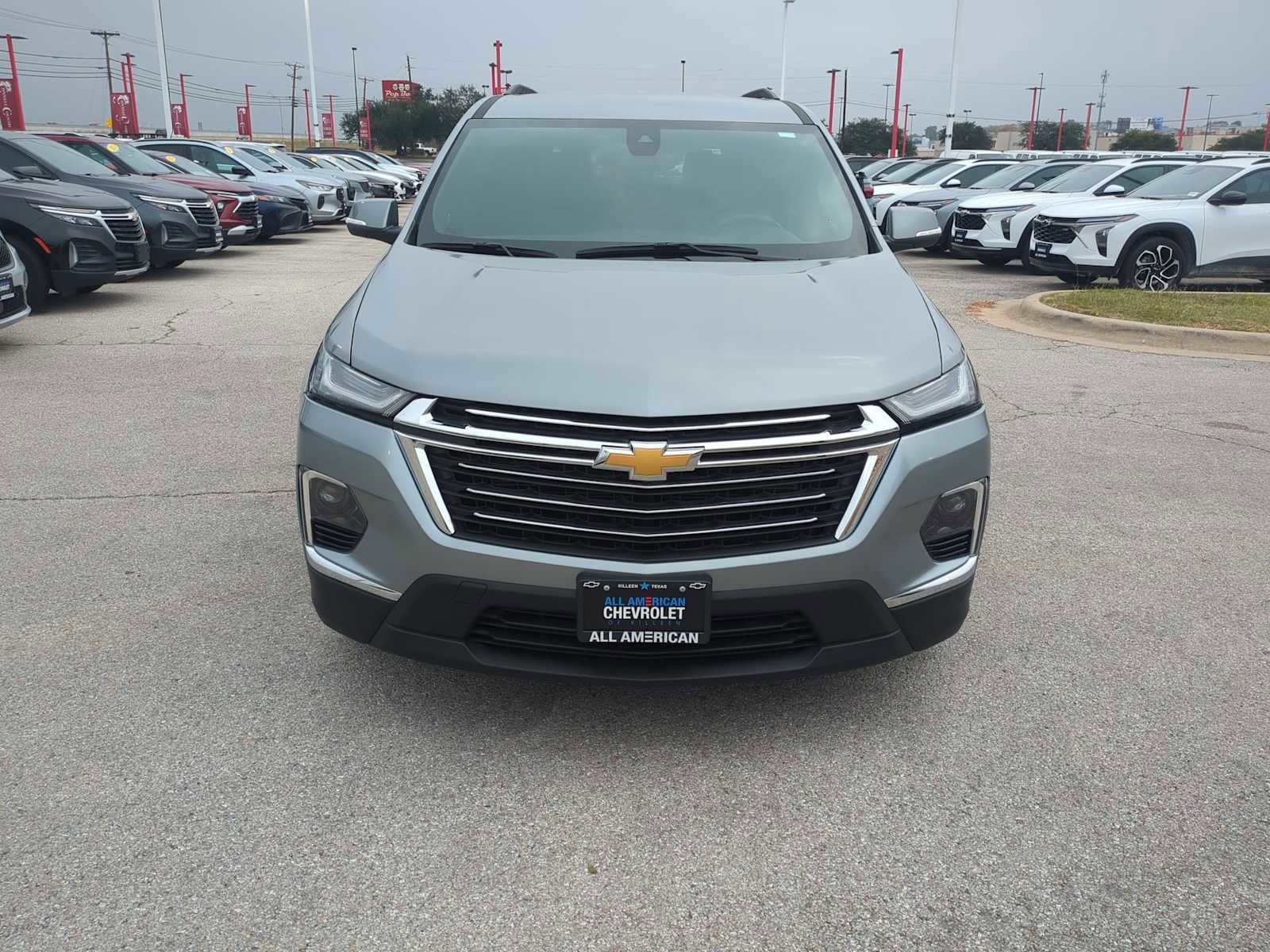 Used 2024 Chevrolet Traverse LT image 3