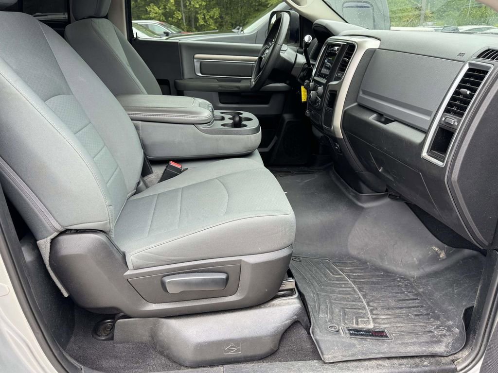 Used 2018 RAM 3500 SLT RWD image 13