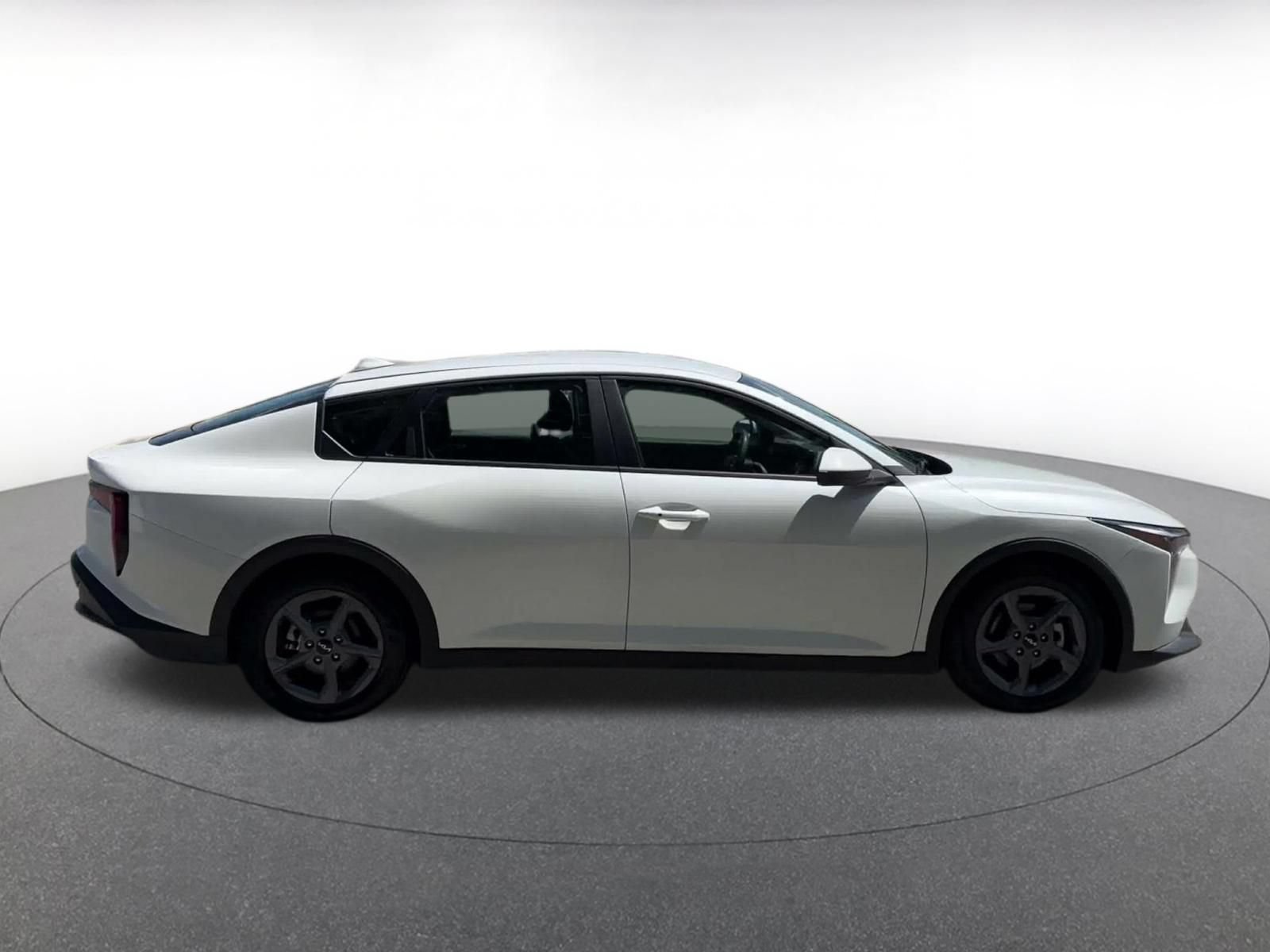 Used 2025 Kia K4 FWD image 15
